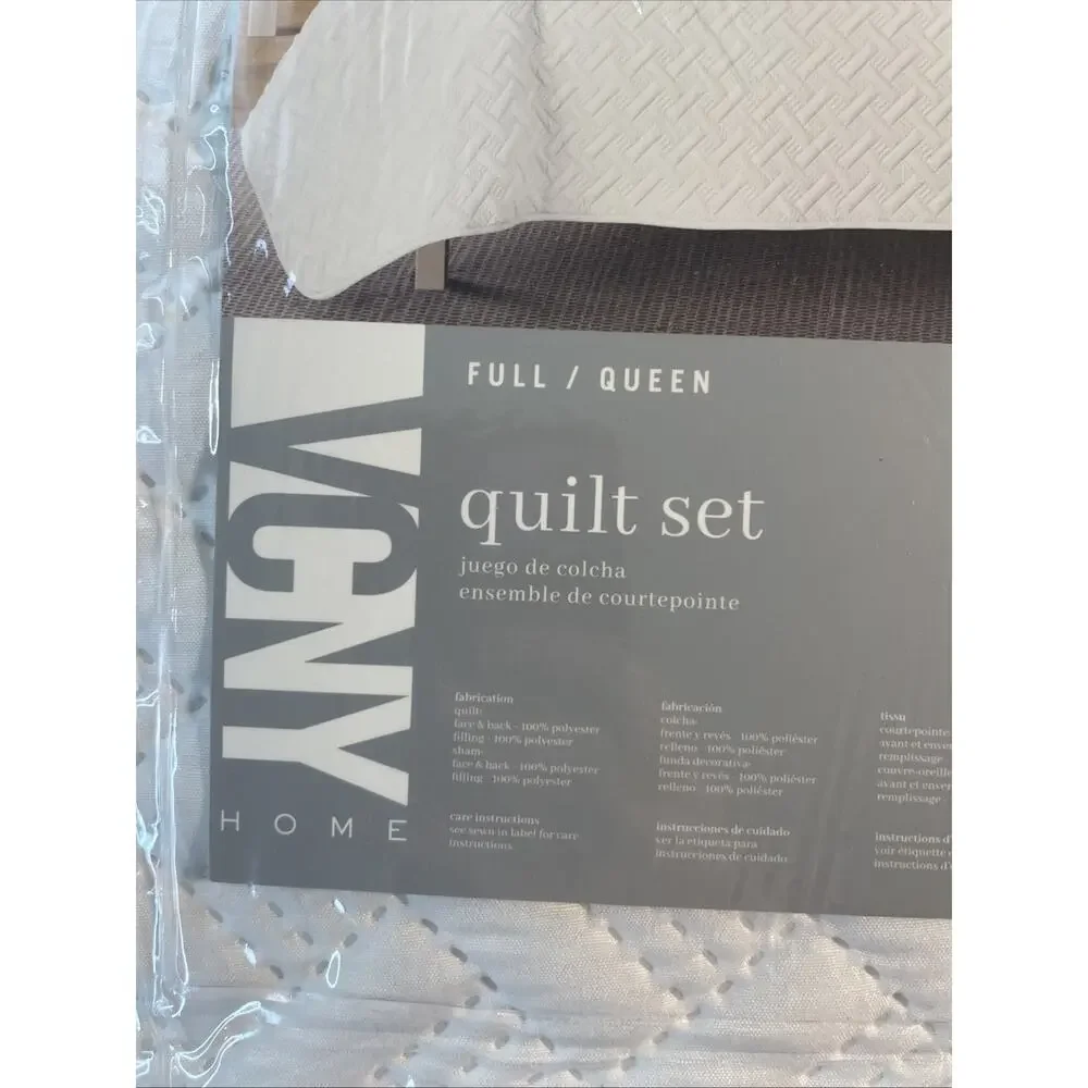 VCNY Home Nina 3-Piece Embossed Quilt Set White Full Queen New NIP